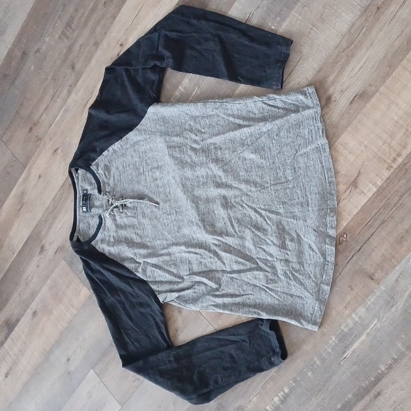 Le31 by Simons Grey and black long sleeve shirt size L - Picture 3 of 10